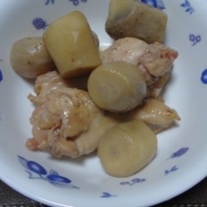里芋と鶏手羽の煮物